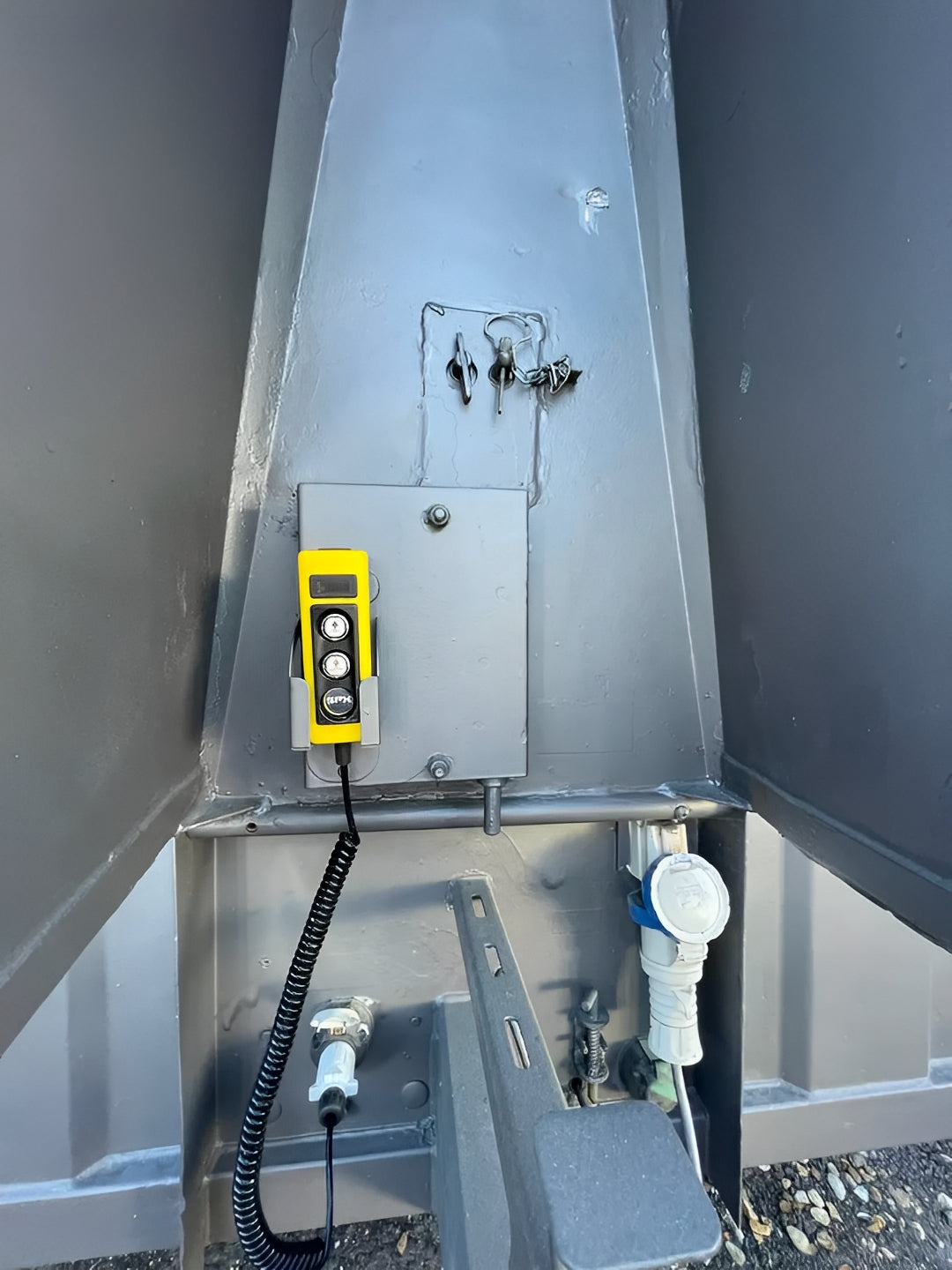 12 x 7.5ft Towable Mobile Welfare Unit With Diesel Generator