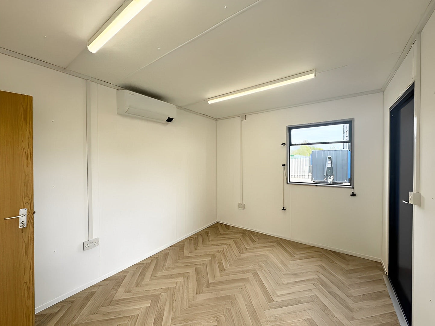Custom 32Ft × 10ft Cabin Office + Canteen + 1+1 WC Wash Rooms Anti-Vandal