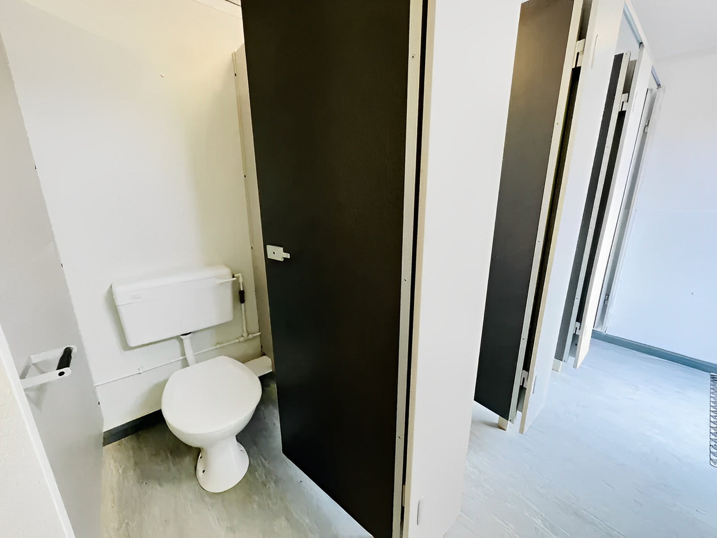 Toilet Block + Shower 24 x 9 Ft | 4 + 1 Toilet | Separate Shower Room