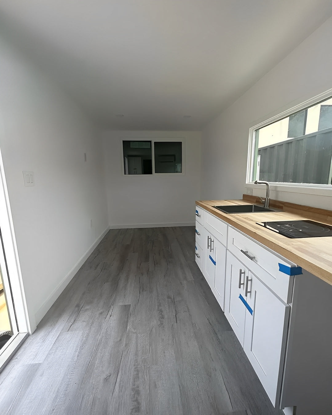 20ft x 8ft Portable Container House On Wheels