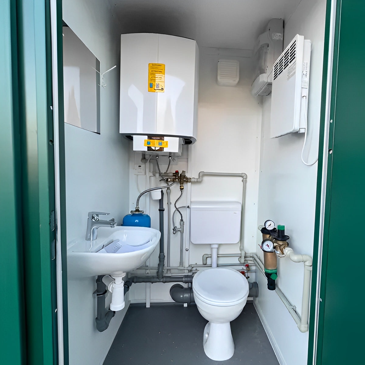 8Ft x 5Ft Mains Toilet/Shower