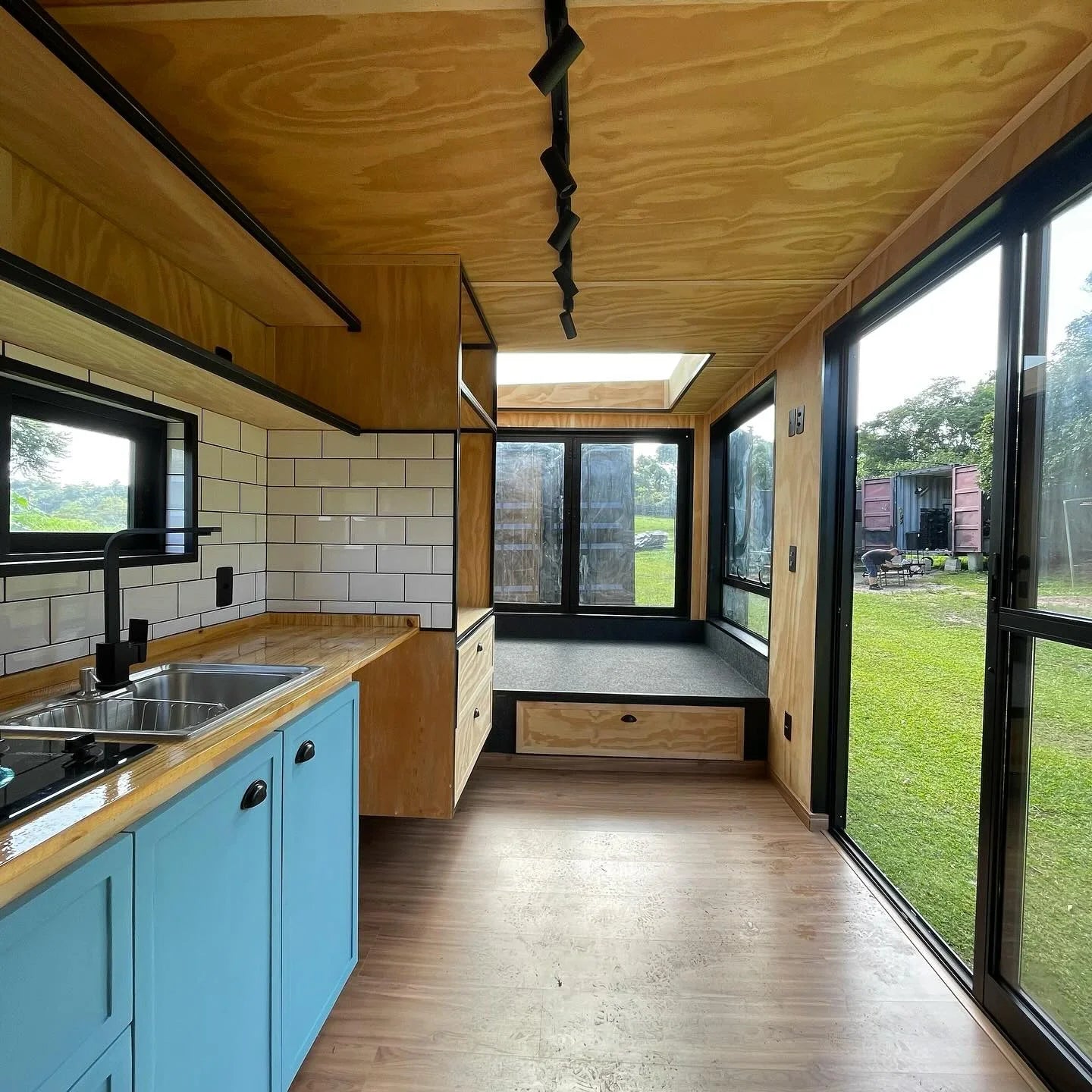 Custom 20ft Cozy Cabin Container House