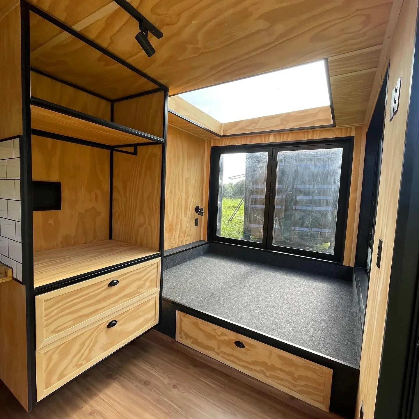 Custom 20ft Cozy Cabin Container House