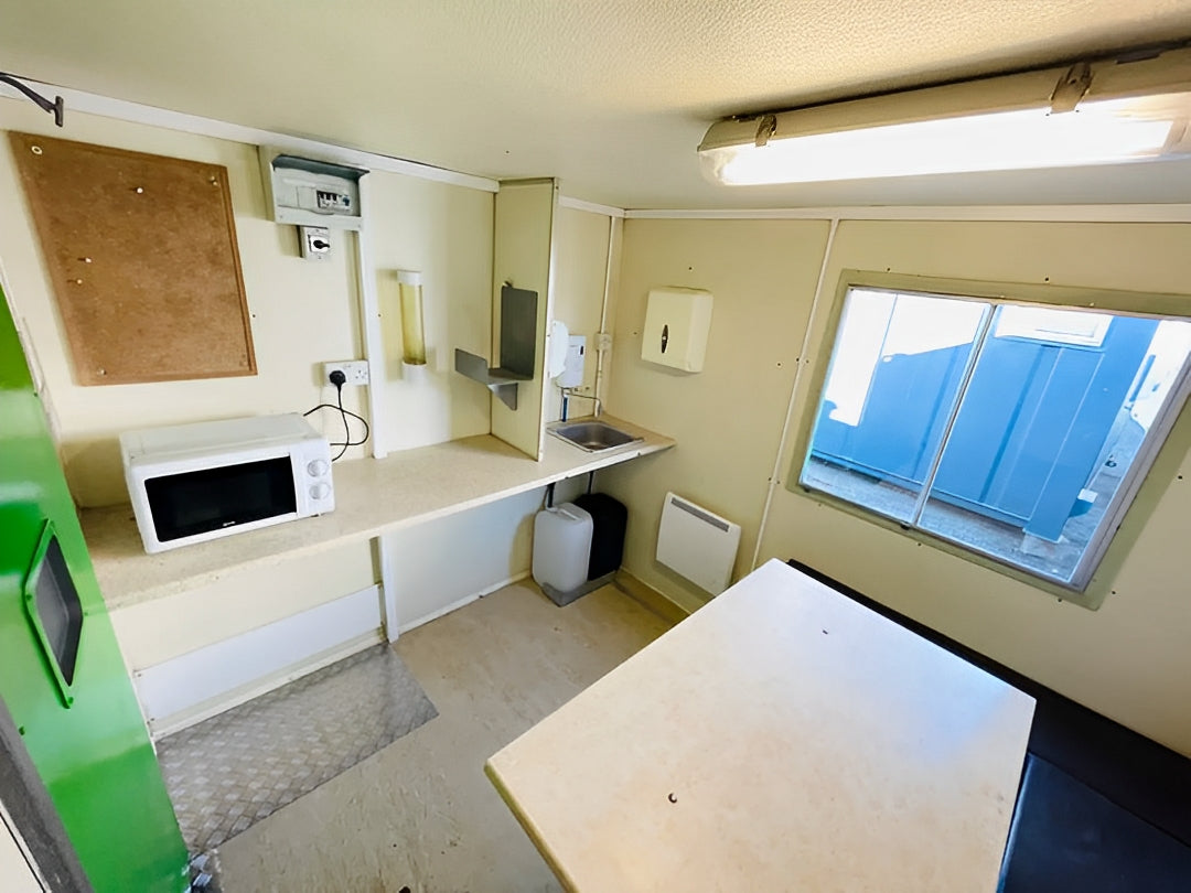12 x 7.5ft Towable Mobile Welfare Unit With Diesel Generator