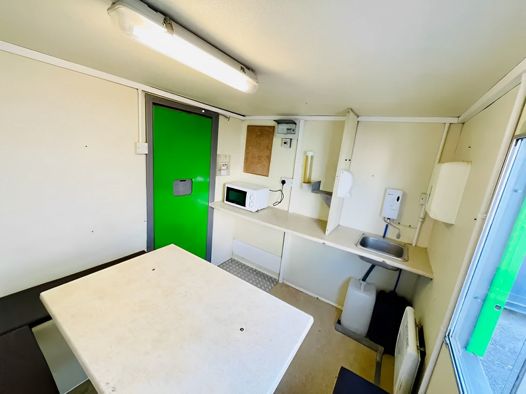 12 x 7.5ft Towable Mobile Welfare Unit With Diesel Generator