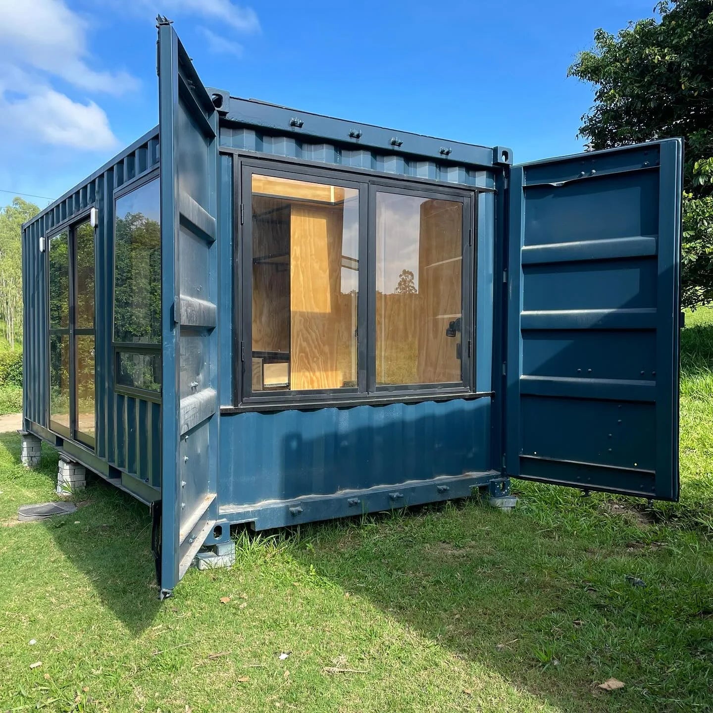 Custom 20ft Cozy Cabin Container House