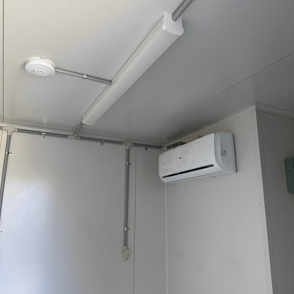 White Modified 10ft Shipping Container with AC