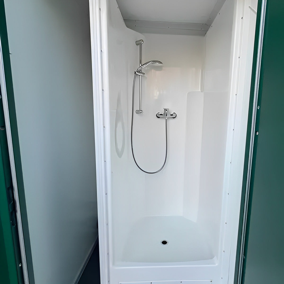 8Ft x 5Ft Mains Toilet/Shower